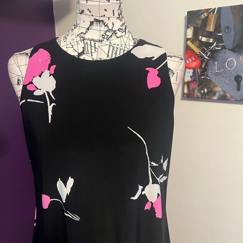 Sleeveless Ralph Lauren Dress - Picture 2 of 8